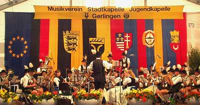 Musikkapelle Rohrdorf spielt im Festzelt Gerlingen